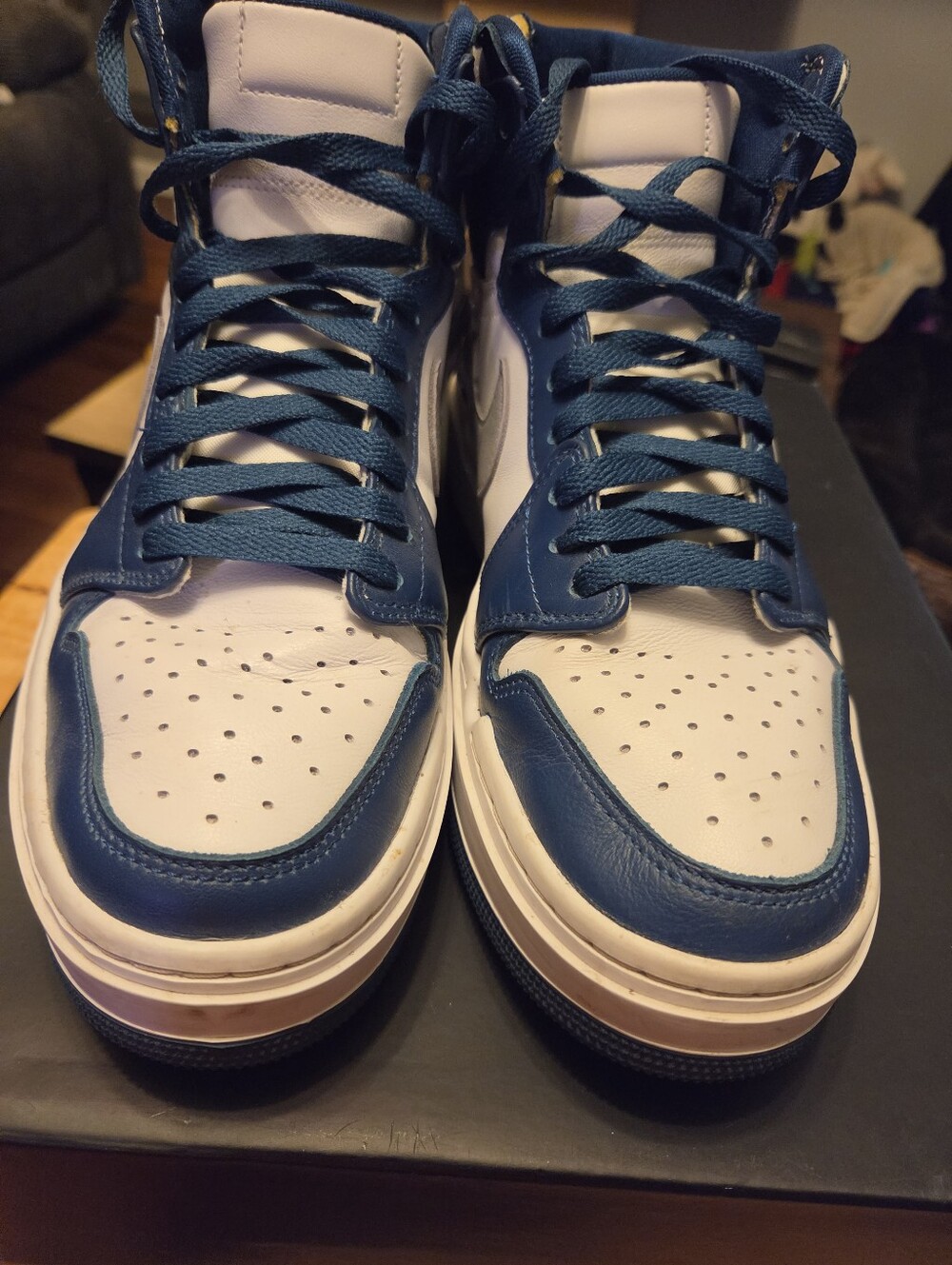 Women High-Top Leather Sneakers in White and Navy Blue. Side Zipper. Size 9.5